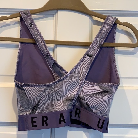 NWT. Under Armour sports bra. Medium. Purple/blk - Picture 5 of 8